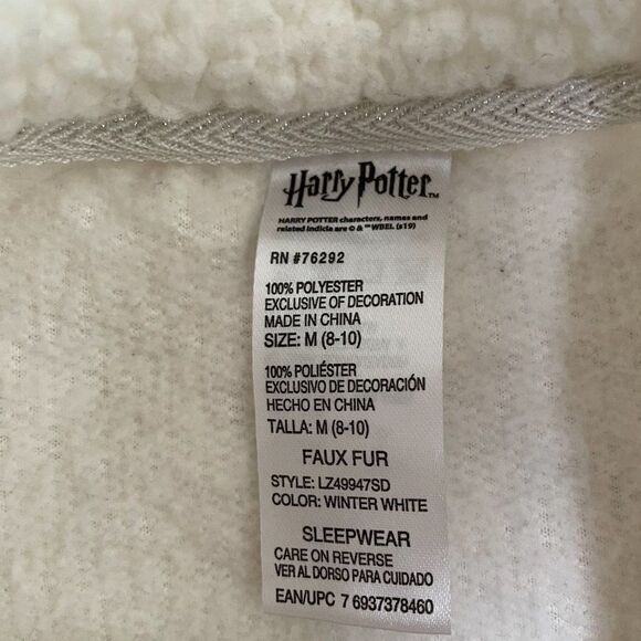Kids Harry Potter Hogwart Faux Fur Crewneck Sweater in Off White Size Medium - Picture 7 of 9